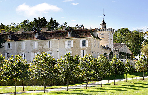 Karl Friedrich Scheufele et son épouse Christine étaient à la recherce d’une résidence «dans un bel endroit» quand ils sont tombés en 2012 sous le charme d’un château bâti au XXXIIIe siècle à Monestier, en Dordogne.