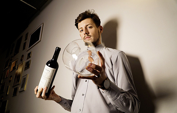 «Ich lasse die Weine für sich sprechen und gebe den Gästen die Chance, den Wein selber zu entdecken.» (Bilder ZVG)