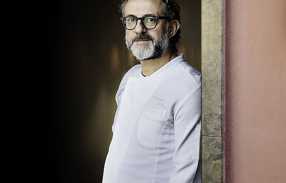 Massimo Bottura ist einer der weltbesten Köche. Am 30. Mai kocht er in Bern. (ZVG)