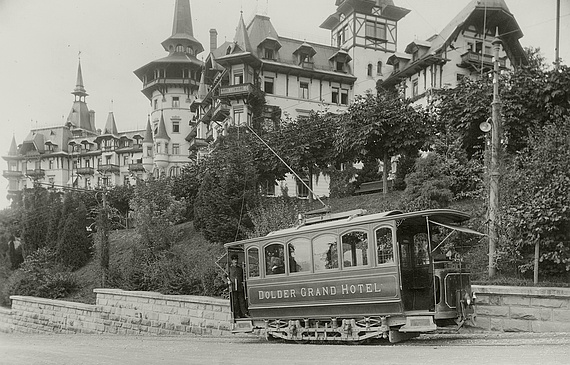 Tram zum Dolder-Kurhaus.