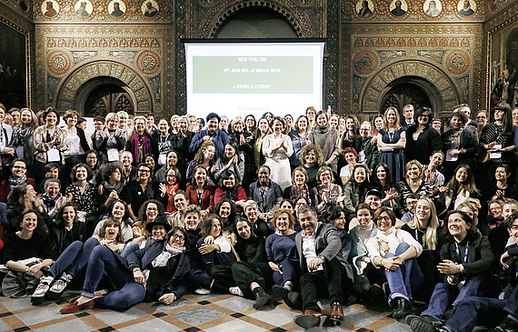 Quelque 350 professionnelles en