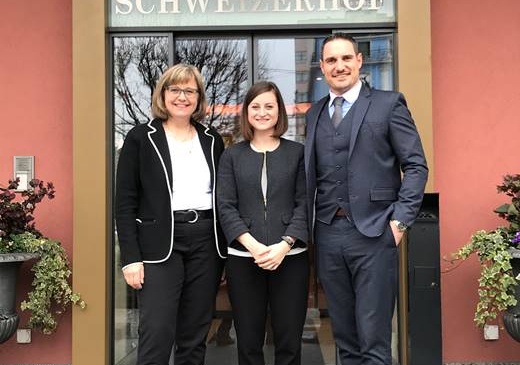 Christine Ruch (l) mit Murielle Forster und Livio Räber. (ZVG)