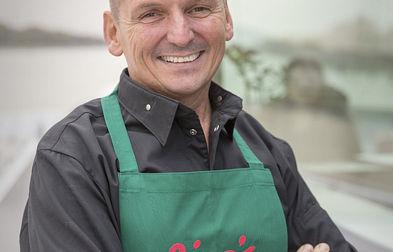 Rico Zandonella ist einer der acht Zweisterneköche, die in der Bordküche stehen werden. (ZVG)