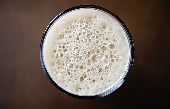 Les bières sont évaluées selon plusieurs critères (mousse, couleur, goût, consistance, etc.). (unsplash / Frank Luca)