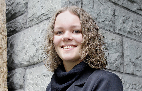 Portraitbild Janine Rähmi