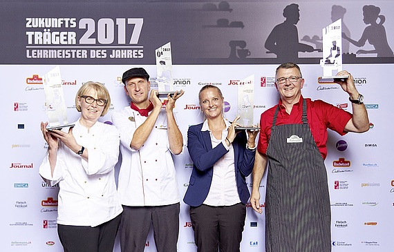 Die Lehrmeister des Jahres: Regina von Däniken, Markus Fuchs, Catherine Lütolf und Hugo Willimann (v. l.). (Bilder ZVG)