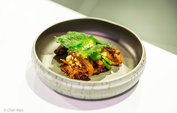 Das Gericht mit Kutteln ist eines der derzeit beliebtesten im Restaurant der am höchsten ausgezeichneten Köchin der Welt, Ana Roš. (Bild ZVG)