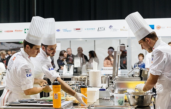 Teamwork: Die Schweizer Kochnationalmannschaft will in Erfurt gemeinsam Medaillen holen. (Bilder Claudia Link)