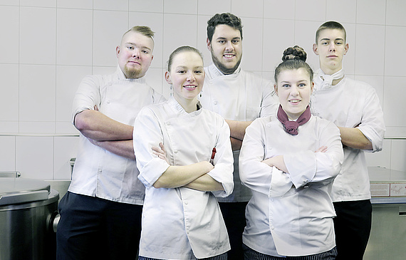 Das Lernenden-Team der Schweizer Armee: Andreas Jundt, Karina Fruman, Steve Portinha Marques, Noemi Fritz und Ewan Spahr. (ZVG)