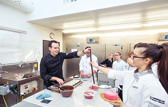 Sieben Workshops an einem Tag: «Young Star» im Richemont Kompetenzzentrum. (Njazi Nivokazi)