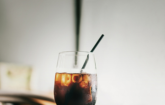 Cold Brew hat auch in der Schweiz das Potenzial zum neuen Lifestyle-Getränk. Die Schweizer Innovation Re-Coffee schmeckt zudem nicht nur pur, sondern auch in verschiedenen Cocktails. (ZVG)