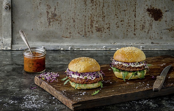 Wie Insektenburger wohl schmecken? Am Slow Food Market in Zürich können sie degustiert werden. (ZVG) Wie Insektenburger wohl schmecken? Am Slow Food Market in Zürich können sie degustiert werden. (ZVG)