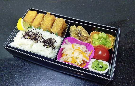 Bento-Boxen wie diese bietet Michèle Stocco-Dolder im Abo an. (ZVG)