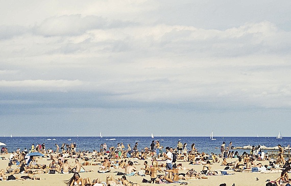 Wegen der Terroranschläge in Tunesien und in der Türkei konzentrieren sich die Badeurlauber auf die spanischen Strände. Entsprechend eng war es dort in diesem Sommer. (Unsplash) Wegen der Terroranschläge in Tunesien und in der Türkei konzentrieren sich die Badeurlauber auf die spanischen Strände. Entsprechend eng war es dort in diesem Sommer. (Unsplash)