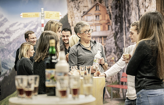 Echt oder Fake? Die neue Degustationshalle des Getränkeherstellers ist gute Werbung für den lokalen Tourismus. (ZVG)