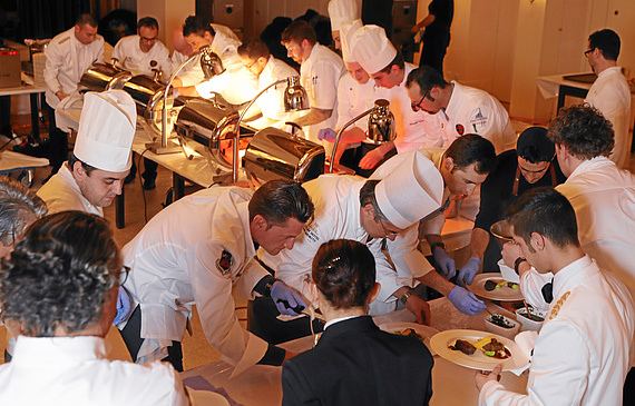 Dieses geschäftige Treiben ist am Gourmet Festival 2017 festgehalten worden. Wie es wohl 2018 aussehen wird? (Bild ZVG)